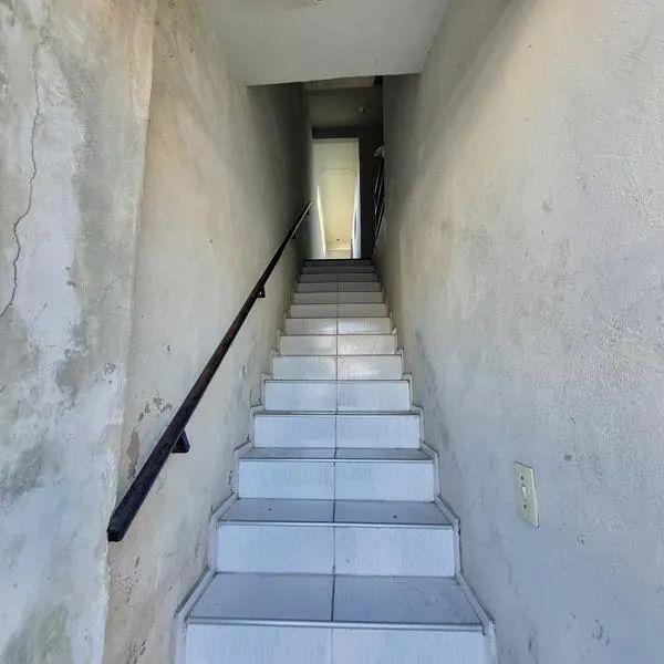 Quitinetes - Av. Carapinima, 1590 altos - Benfica - Foto 2