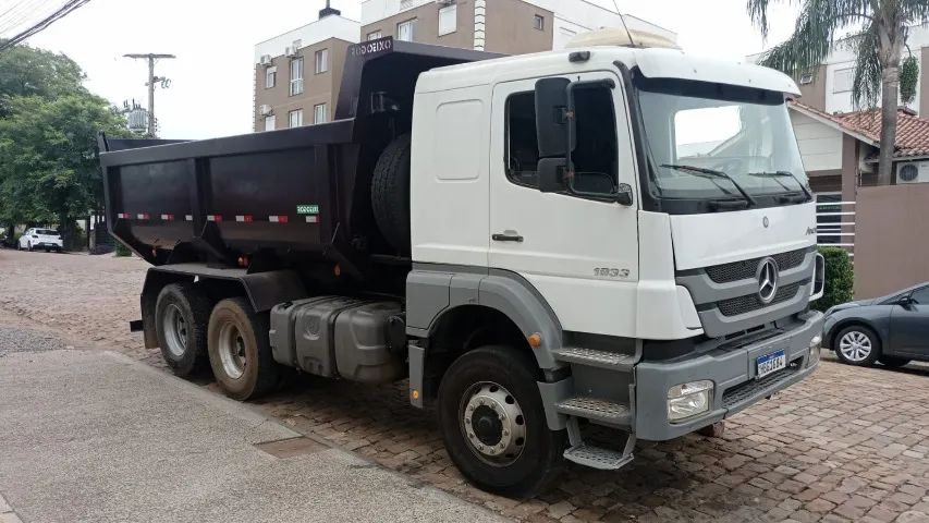 CAMINHÃO CAÇAMBA MERCEDES BENZ MB1933 2006