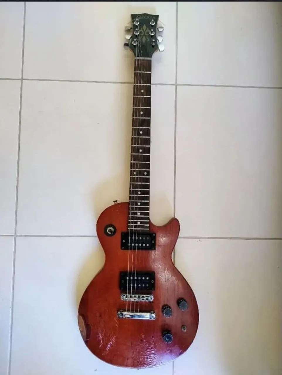Guitarra Les Paul Golden relic antiga
