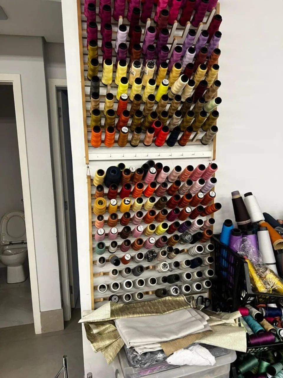 LINHAS P / COSTURA CARRETÉIS E CORES SORTIDAS  - Foto 3