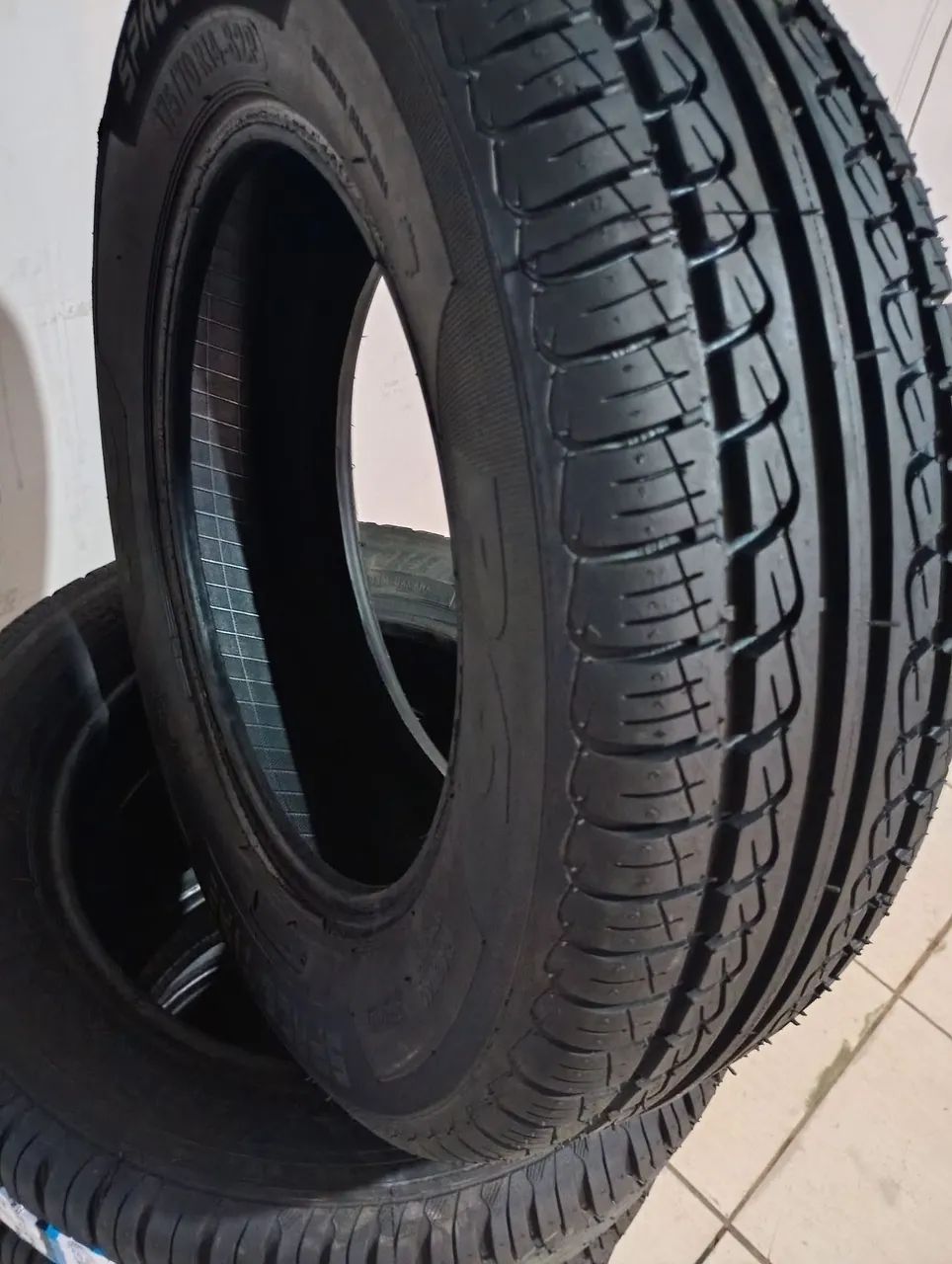 Pneus Novos Aro 14 185/70 - Foto 6