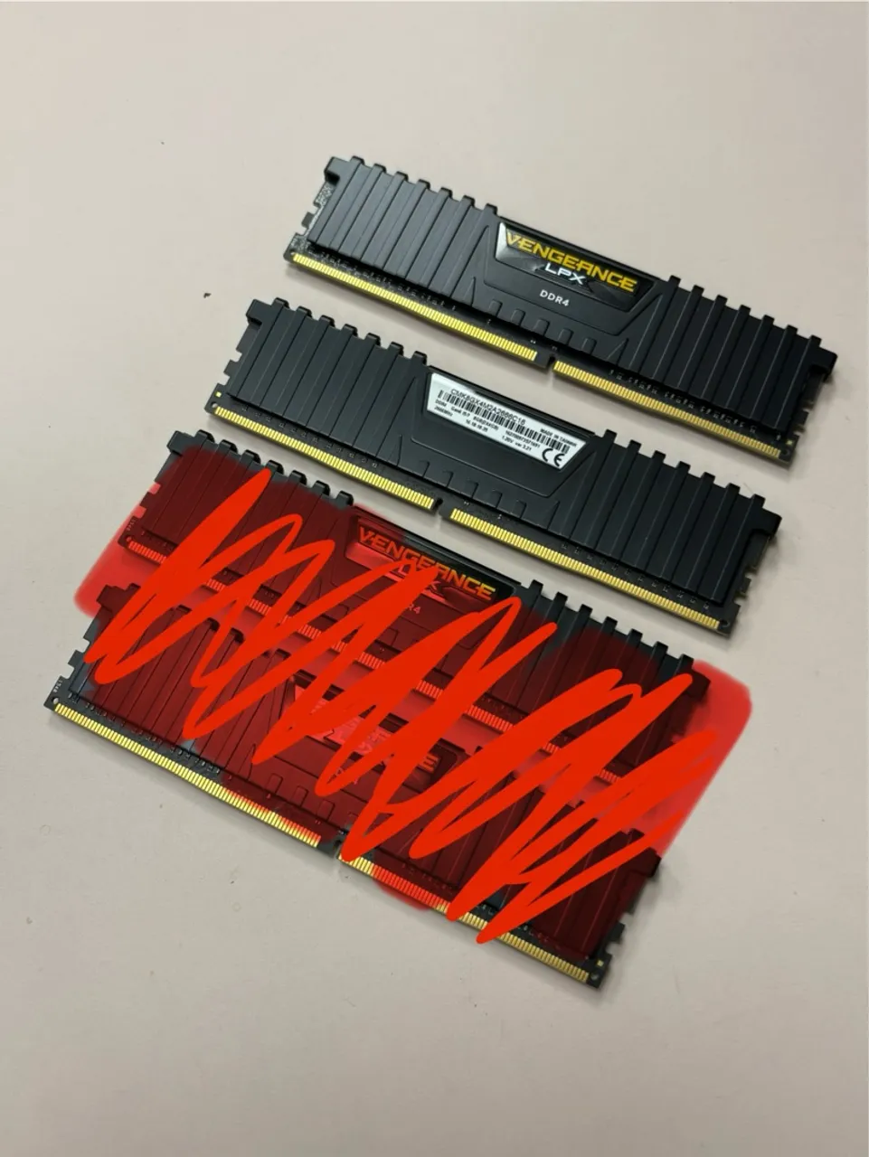 Memória RAM Corsair Vengeance LPX DDR4 2x4gb 2666Mhz