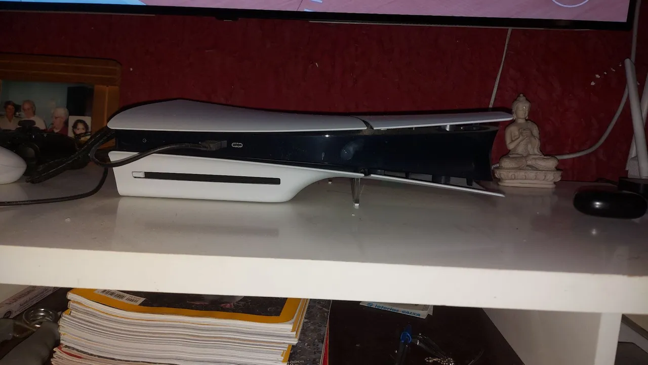 Console PS5 slim com leitor e dois controles 14 meses de uso