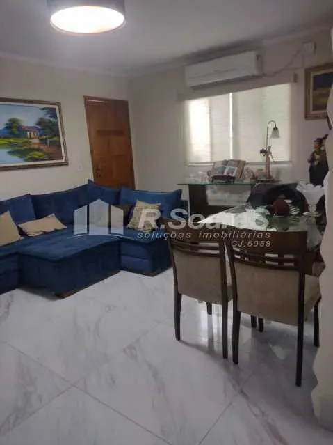 linda casa no coração do bairro Vila Valqueire.