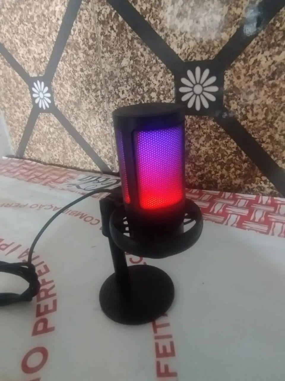 Monitor de computador, caixa de som pra Pc, microfone - Foto 4