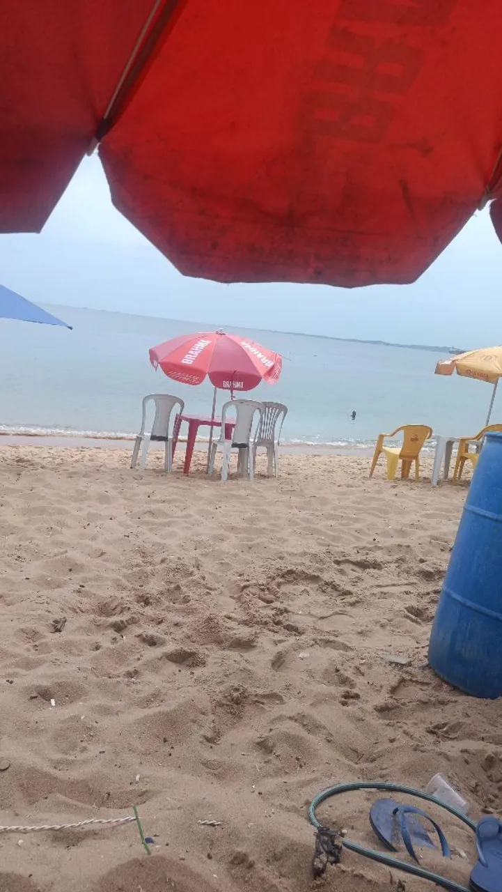 Vendo barraca de praia com guarda-sol e cadeiras