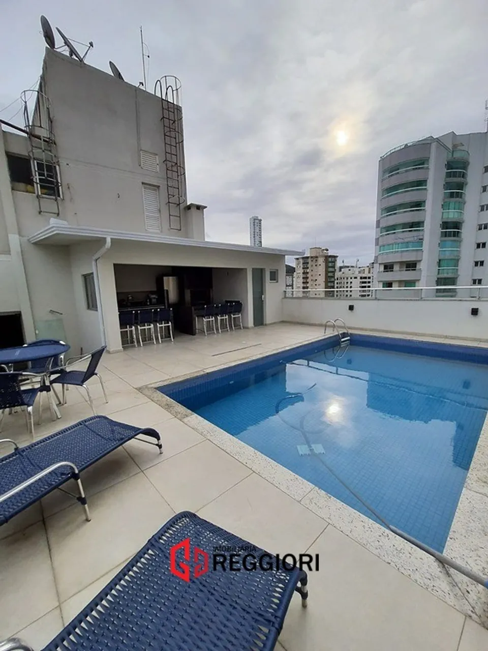TEMPORADA COBERTURA DUPLEX 5 DORM CENTRO BC