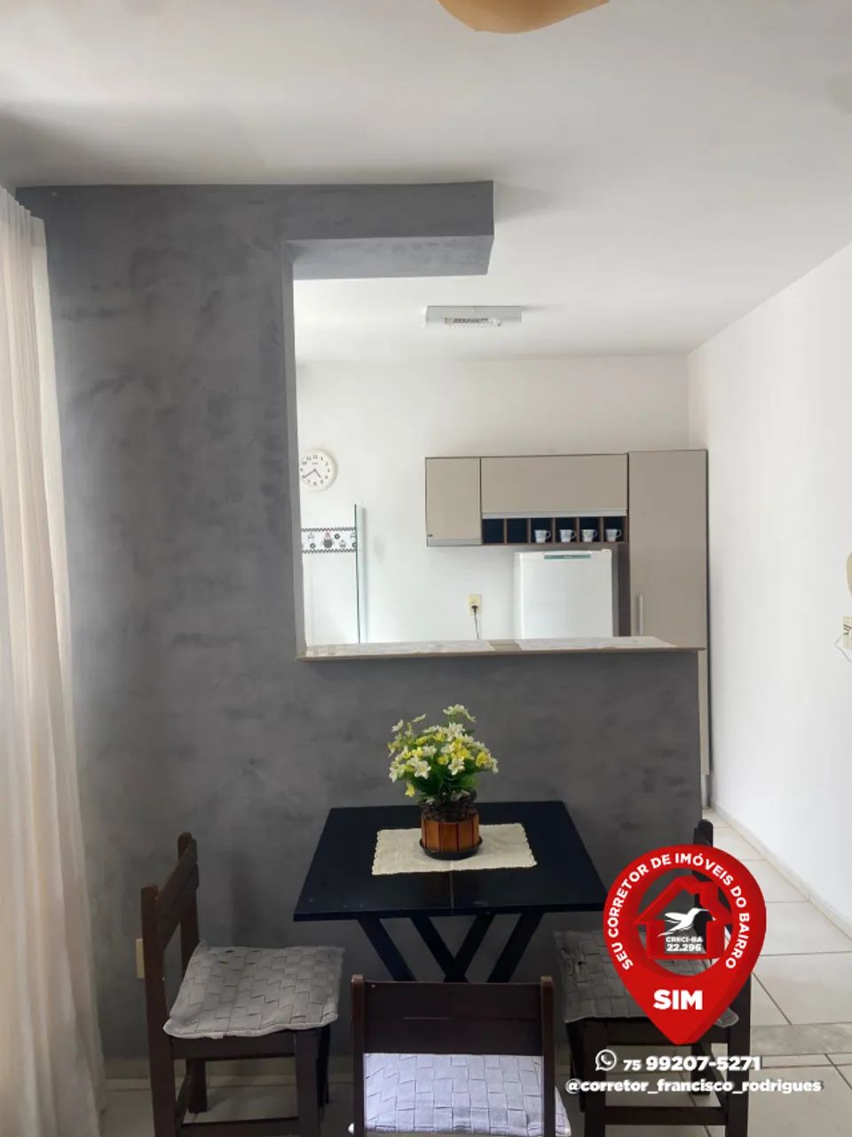 LOCAÇÃO-TODO MOBILIADO COM SUÍTE. NO BAIRRO SIM.