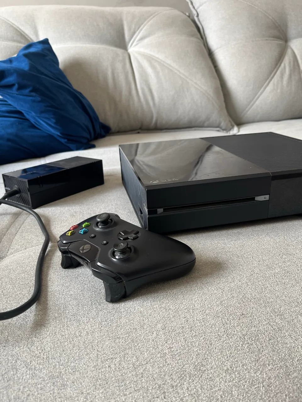 Xbox One 500GB + Controle Original + 3 Jogos + Cabos e Fonte