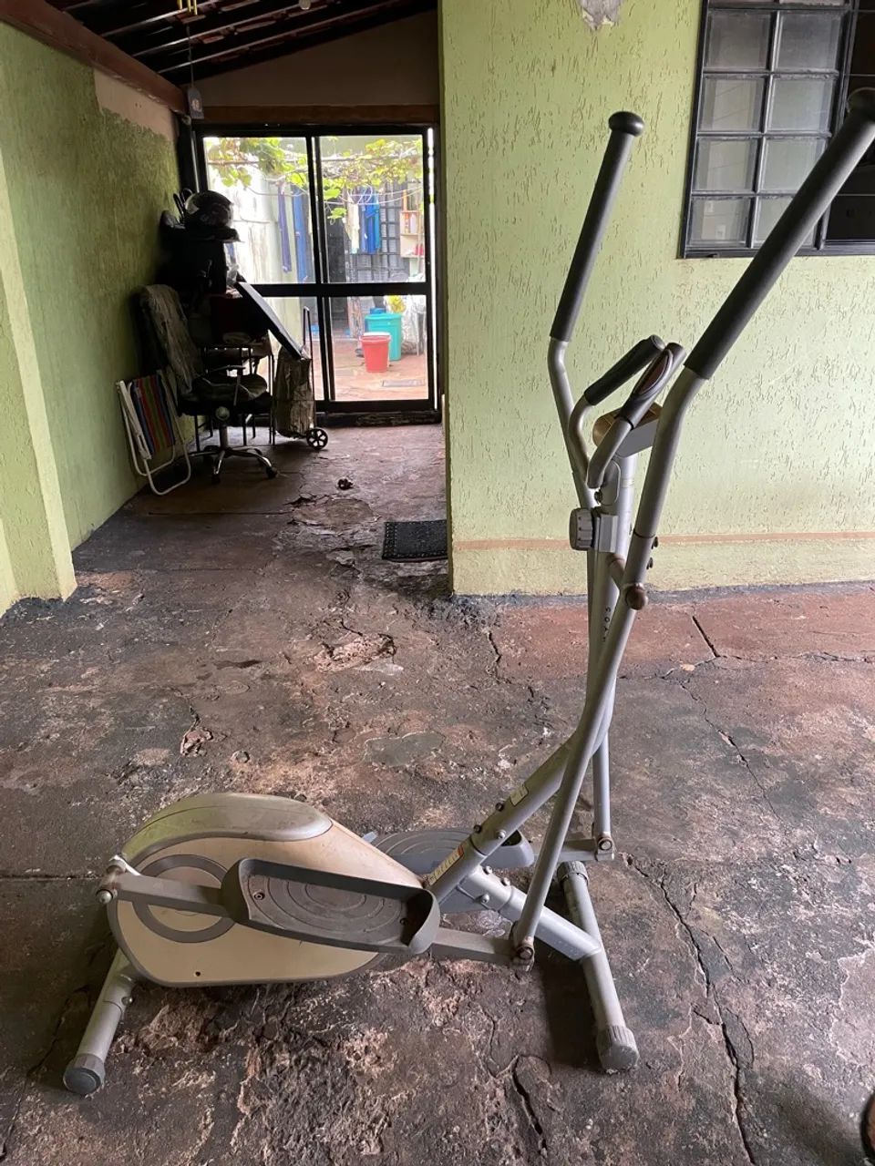Elíptico Simulador de Caminhada e Corrida