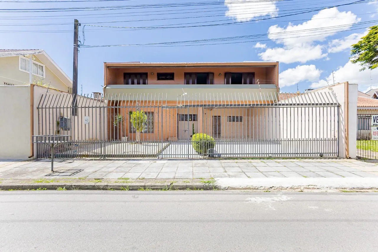 Sobrado com 4 dormitórios à venda - Centro - Pinhais/PR