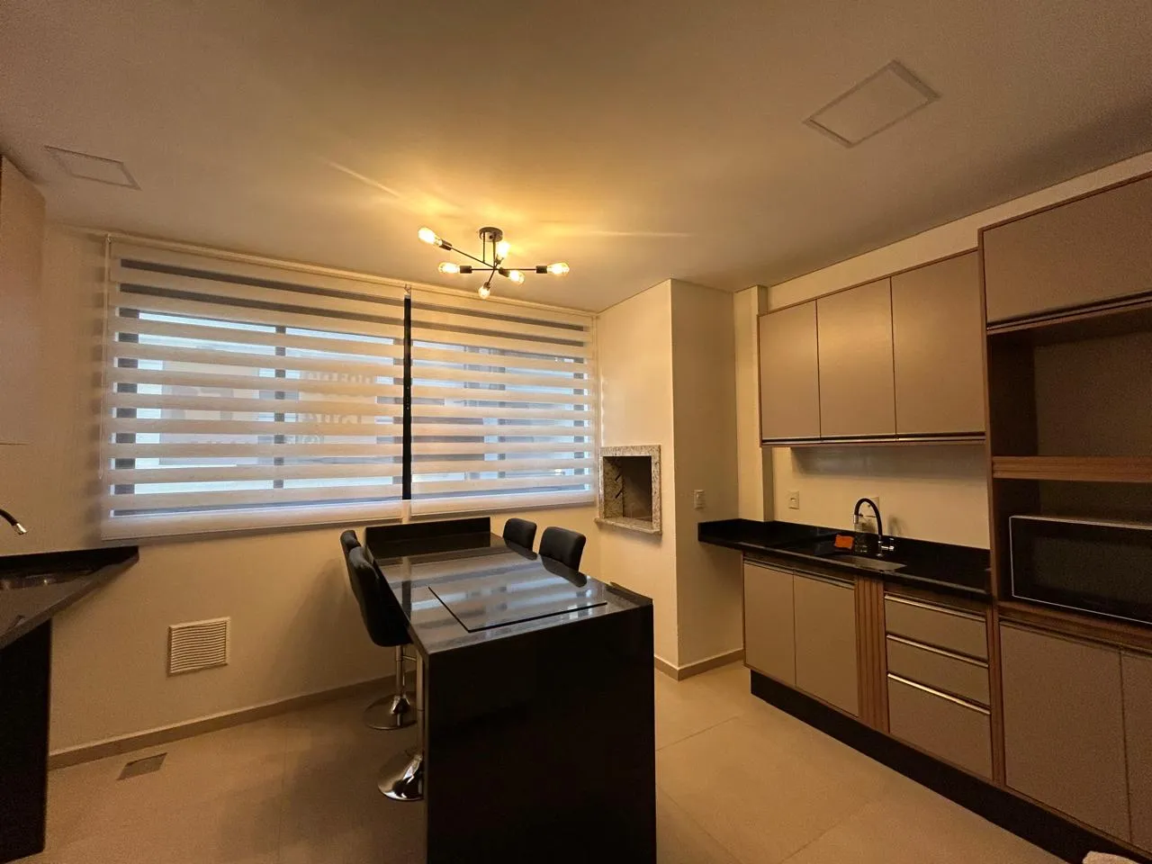 Apartamento 2 quartos mobiliado para locação anual no Ingleses - Florianópolis/SC.
