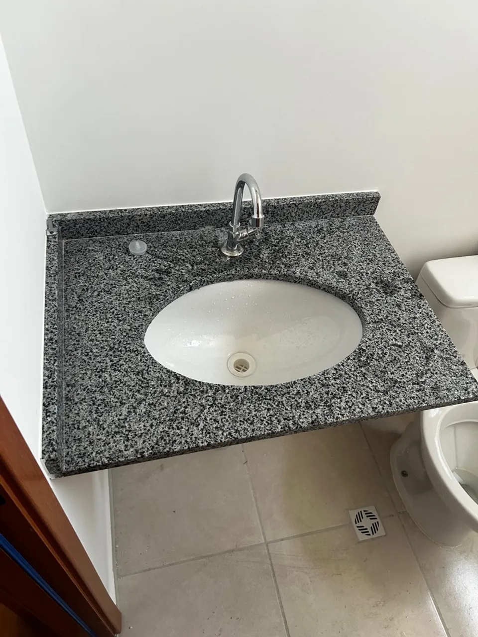 Cubas com pedra granito