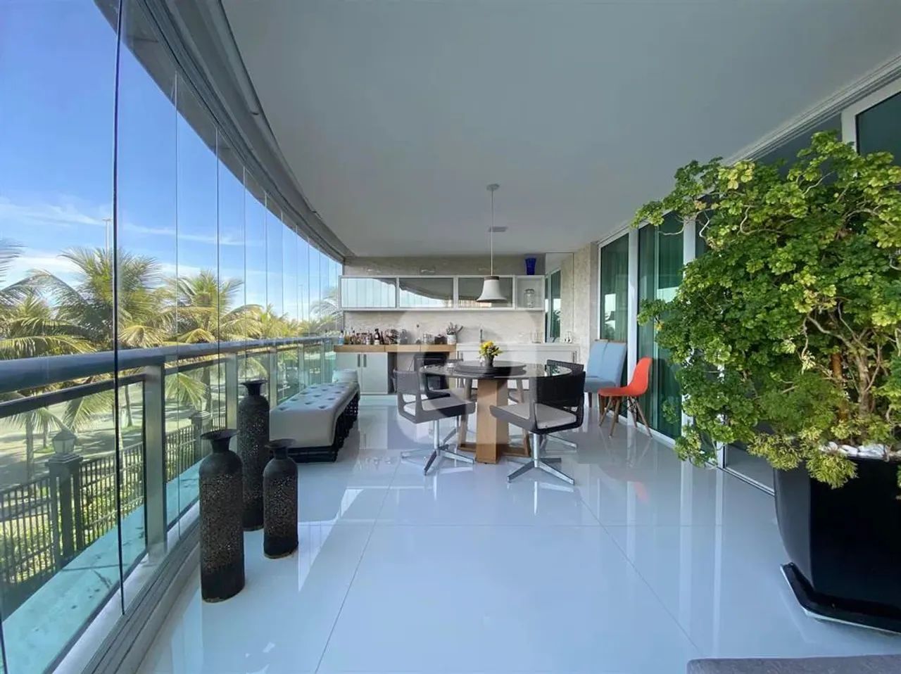 Apartamento 4 suites com 400 m² Dependência completa Frontal Mar e Sol da Manha - Foto 3