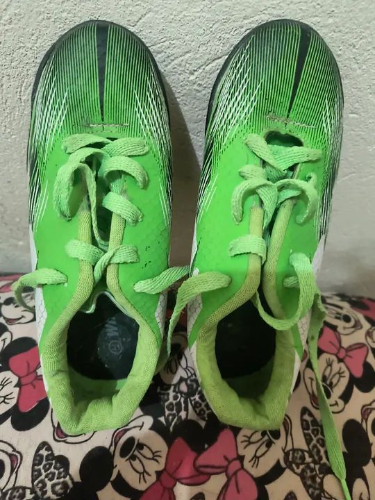 Chuteiras de Futebol Infantil - Verde e Preto - Foto 3