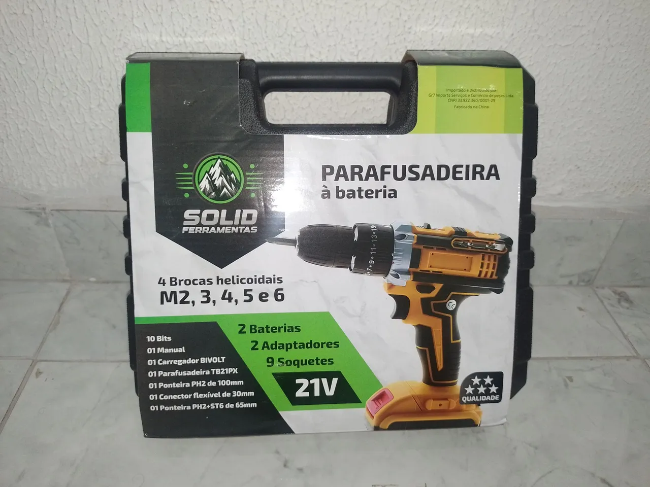 Parafusadeira/furadeira de impacto, 21v, 2 baterias.