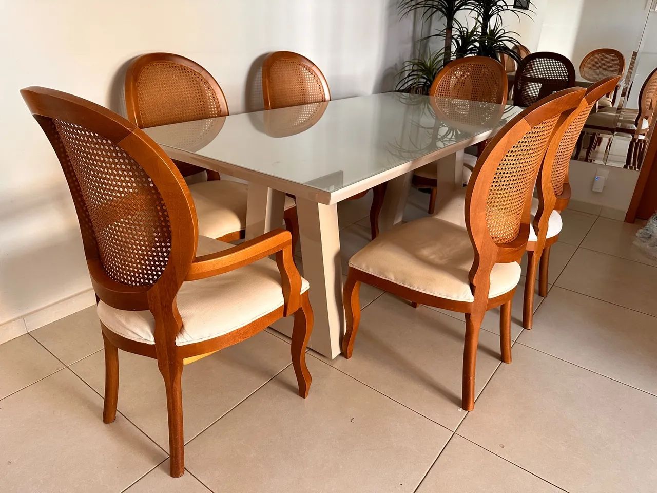 Mesa de Jantar em Madeira com 6 Cadeiras - Foto 3