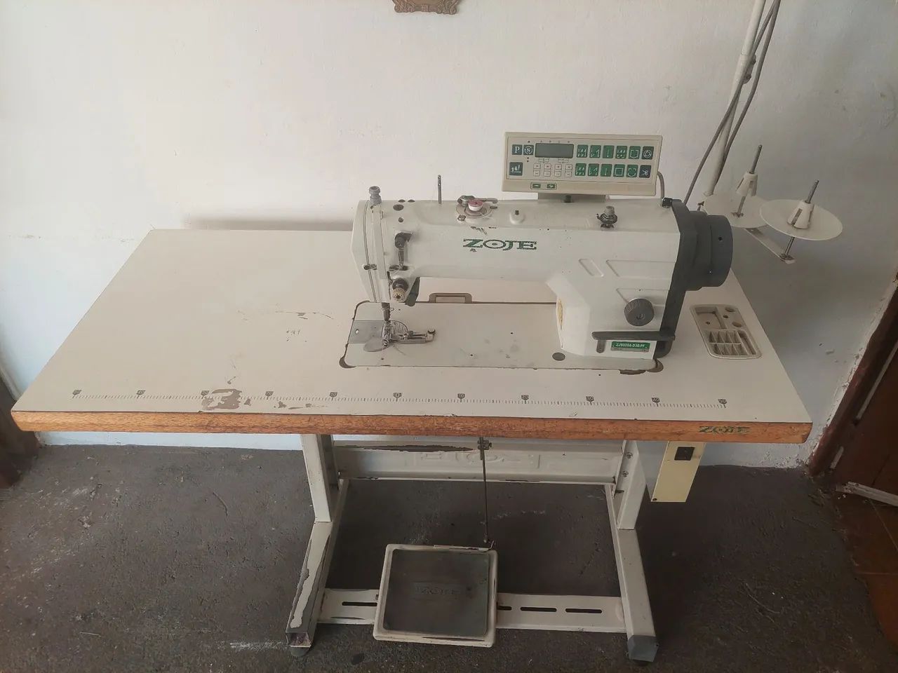 Máquina de Costura Industrial ZOJE
