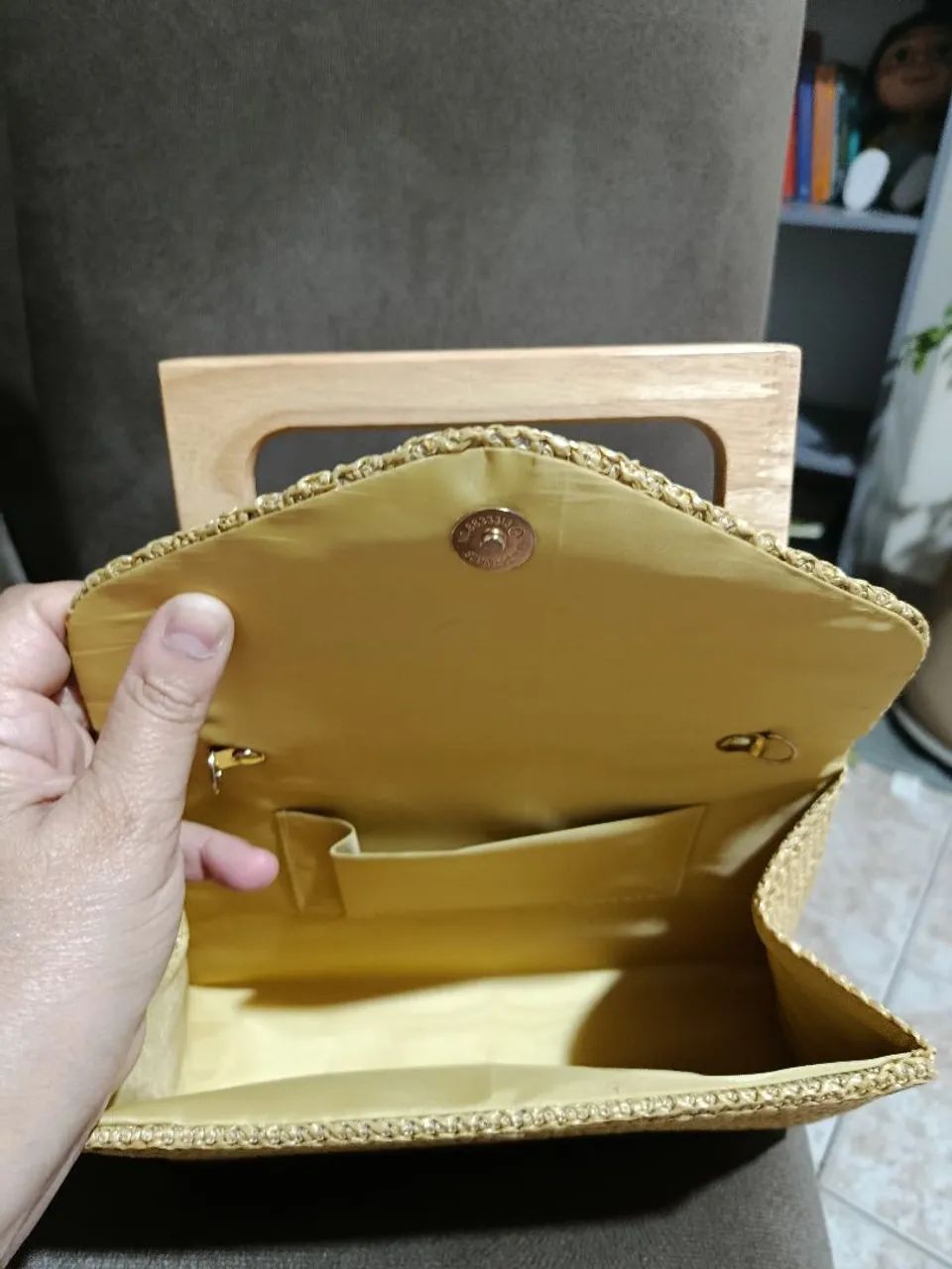Bolsa linda de palha com forro. Chique com alça de madeira - Foto 3