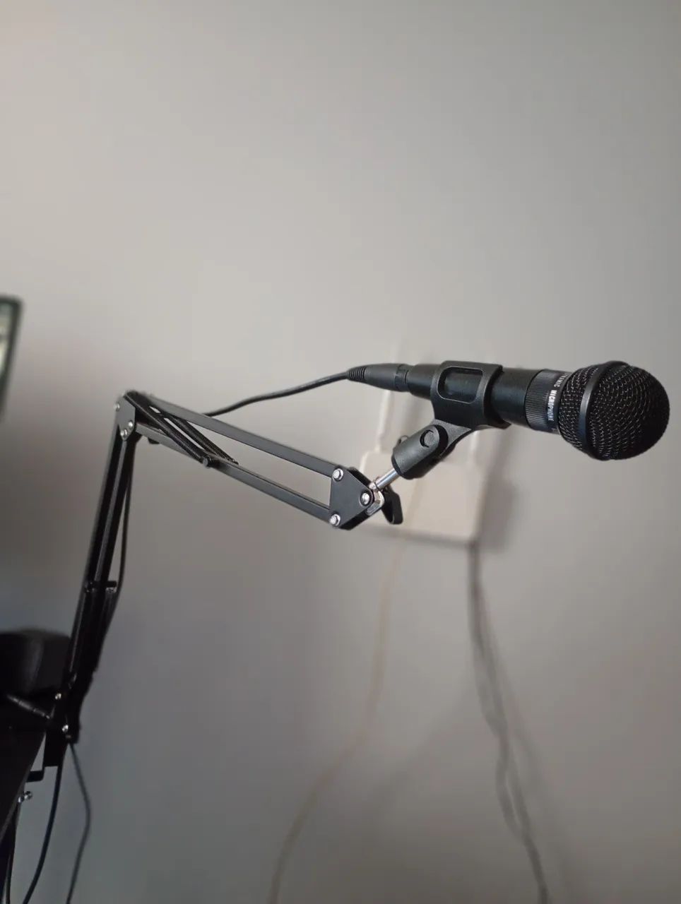 Microfone e Pedestal de Mesa 64842078194179120