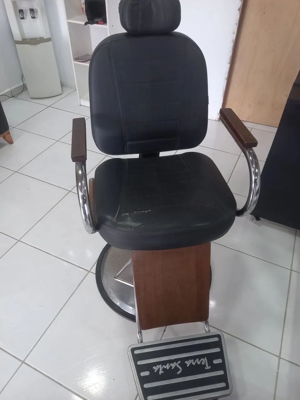 Vendo uma cadeira e um espelho em ótimo estado  - Foto 2