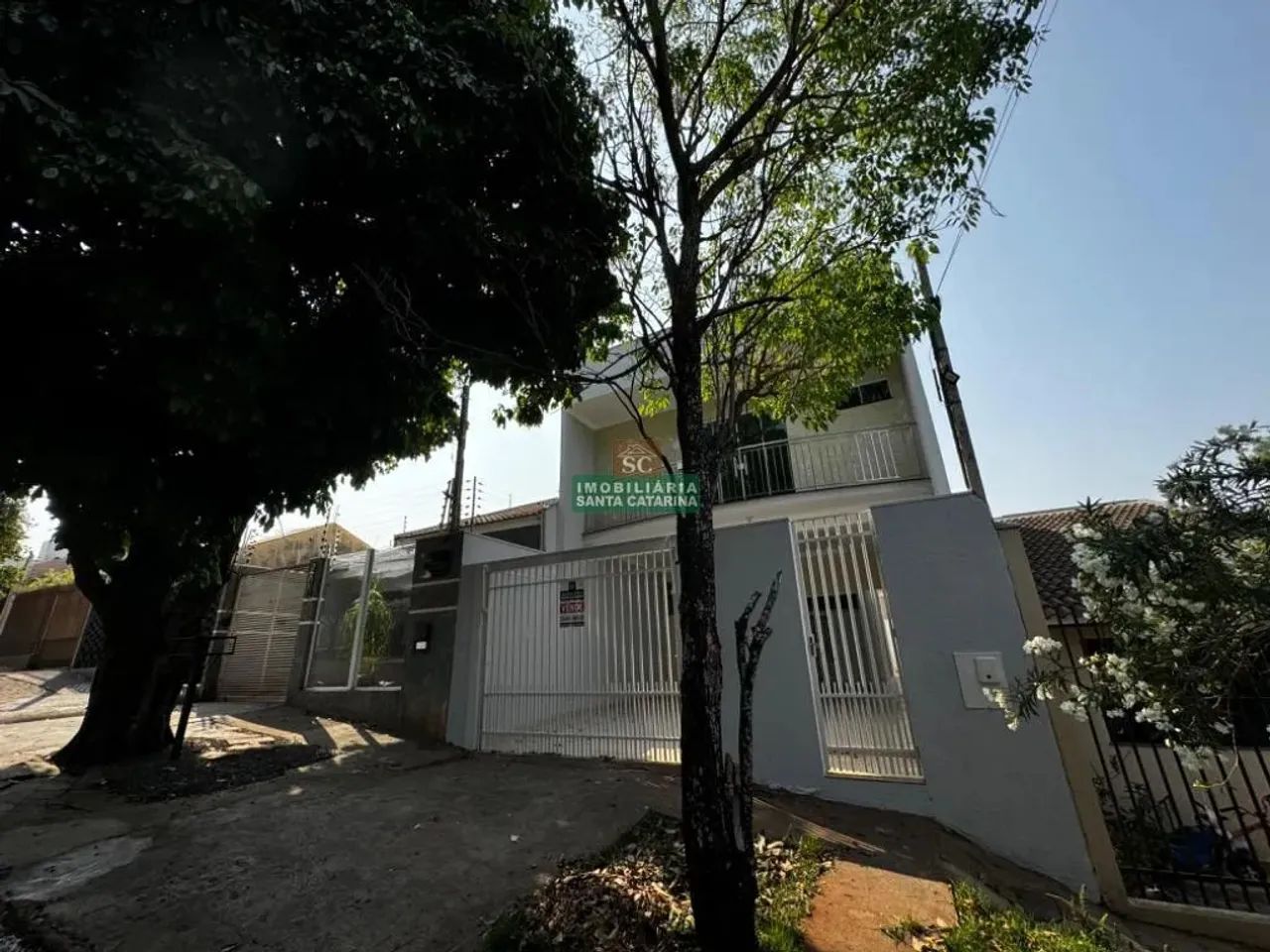 Sobrado à venda em Maringá, Jardim Santa Helena, com 3 suítes, com 184 m² - Foto 3