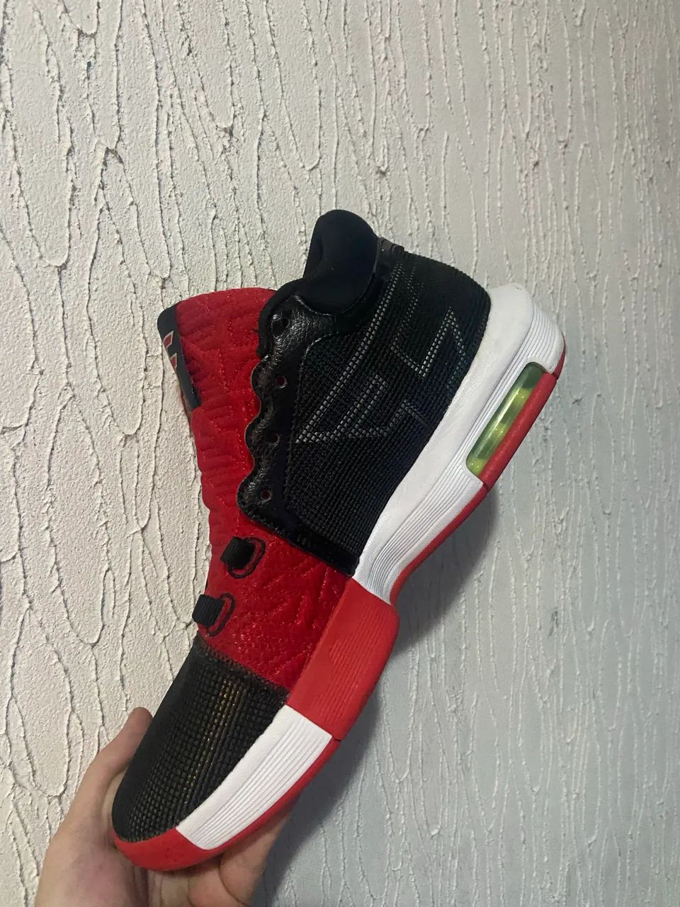 Nike leBron james x FaZe Clan Witness 8 ?Bred? - Calçados