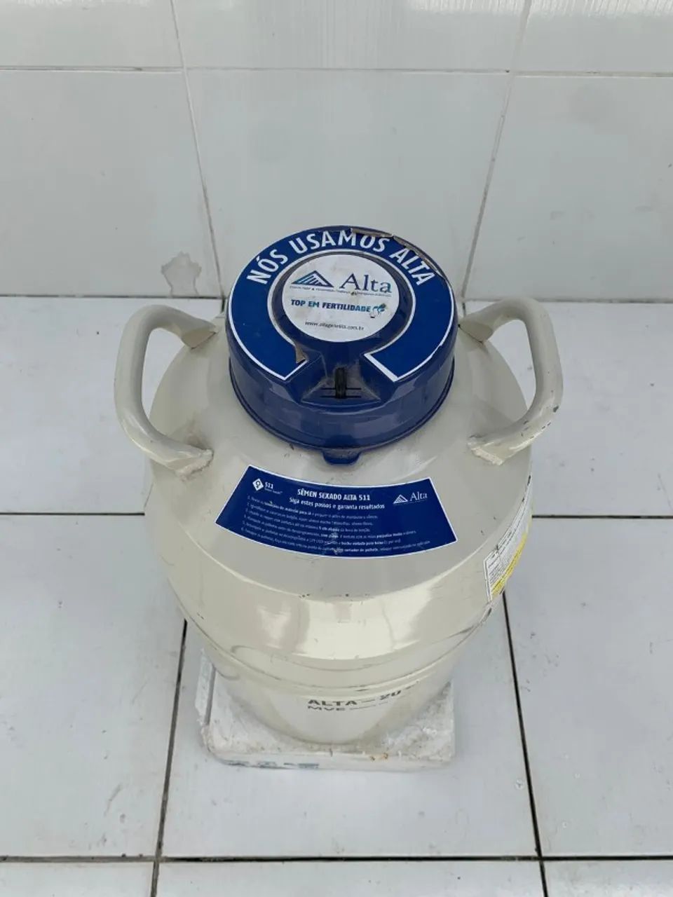 Botijão de Nitrogênio Liquido para Inseminação Artificial e outras Biotecnologias - Foto 3