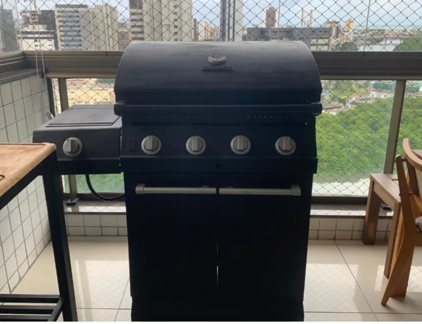 Churrasqueira Charbroil a Gás 
