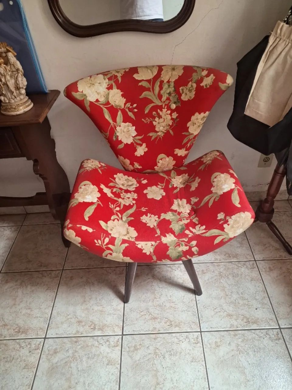 Poltrona estampada, modelo anos 50.