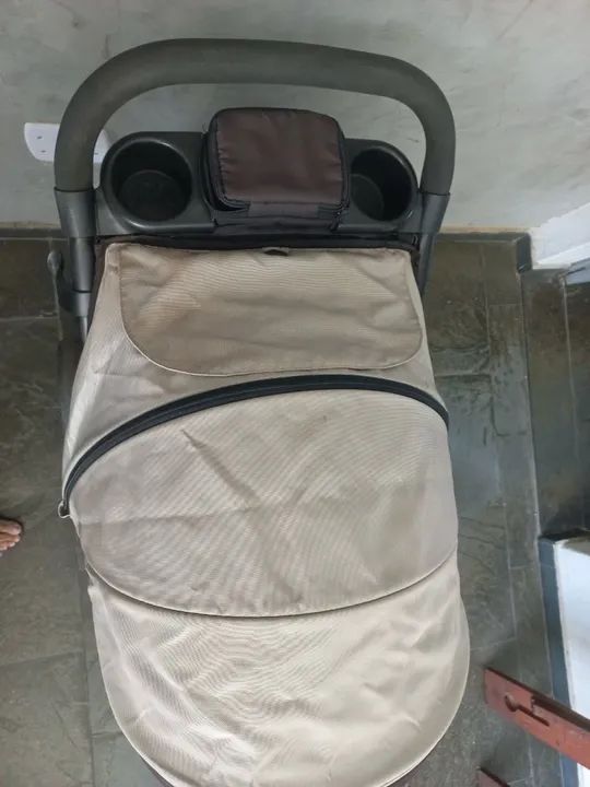 Carrinho de bebê usado em ótimo estado