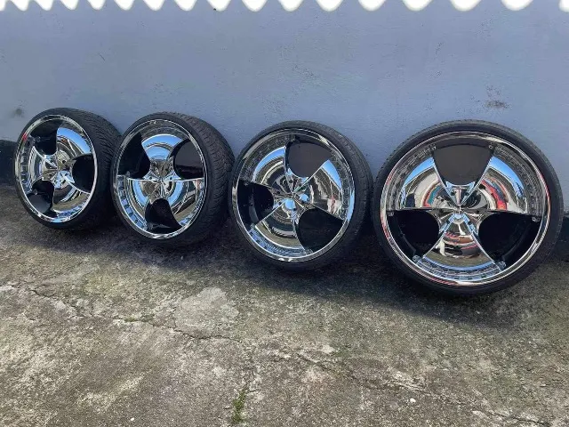 Roda cromada 22
