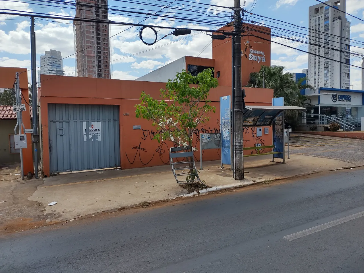 Setor Oeste Casa Comercial av D tem 300m2, com 10 salas em Setor Oeste - Goiânia - GO