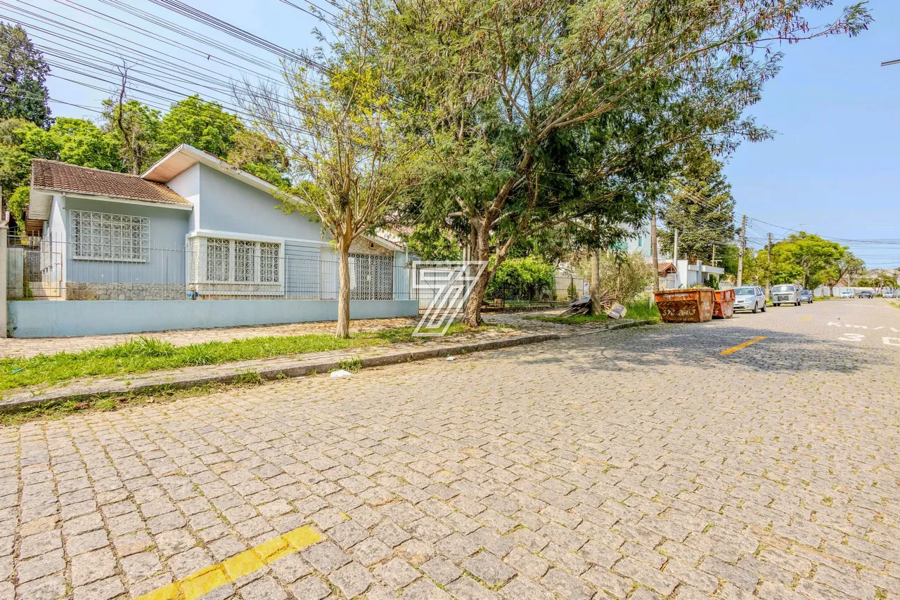 TERRENO à venda com 769.08m² por R$ 1.200.000,00 no bairro Guabirotuba - CURITIBA / PR