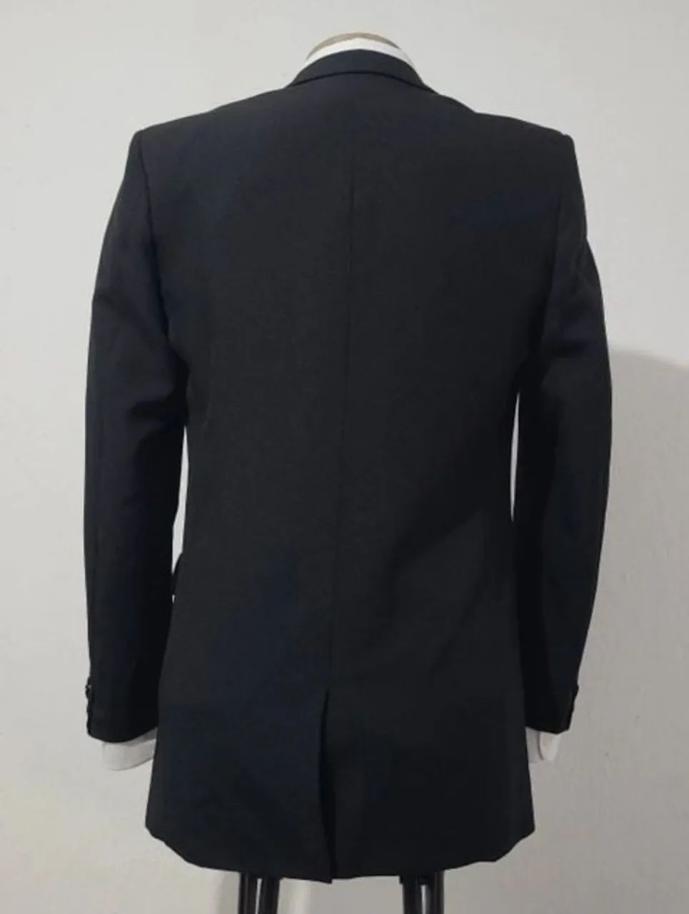 Blazer Preto Slim N° 44, bonito, elegante, sofisticado, confortável.  - Foto 5