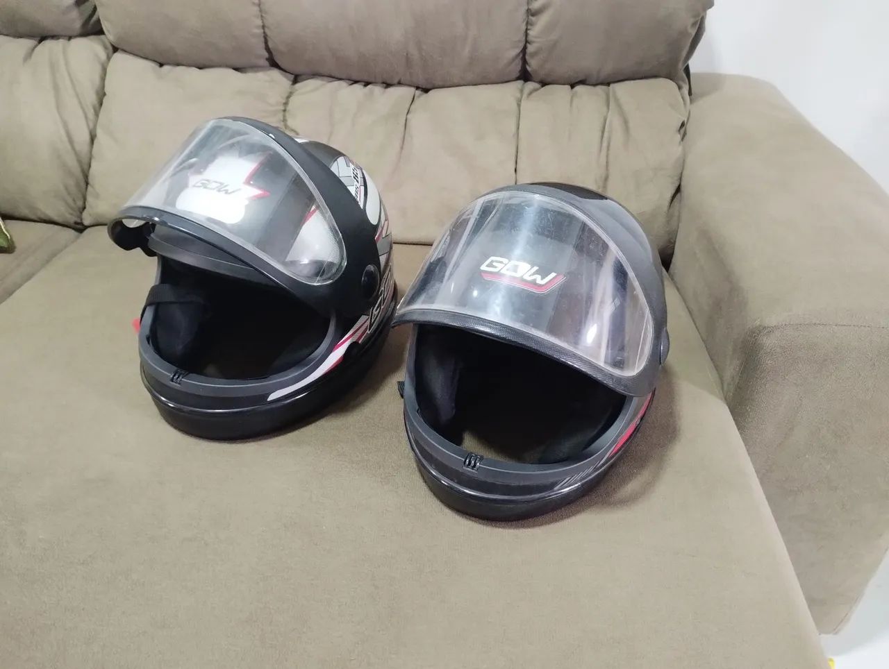 Vendo 2 capacetes por 160