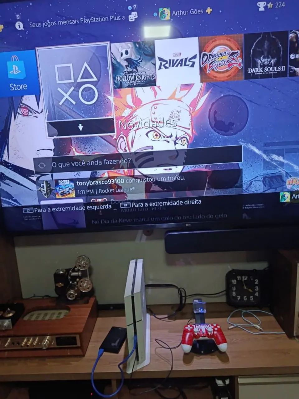 Playstation 4 branco + Jogos + 02 Controles63824543154947124