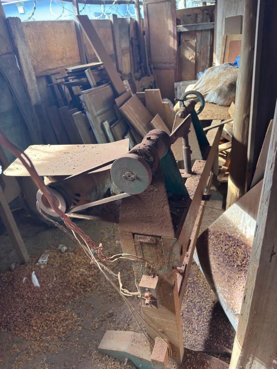 Vendo marcenaria completa 64850627959811120