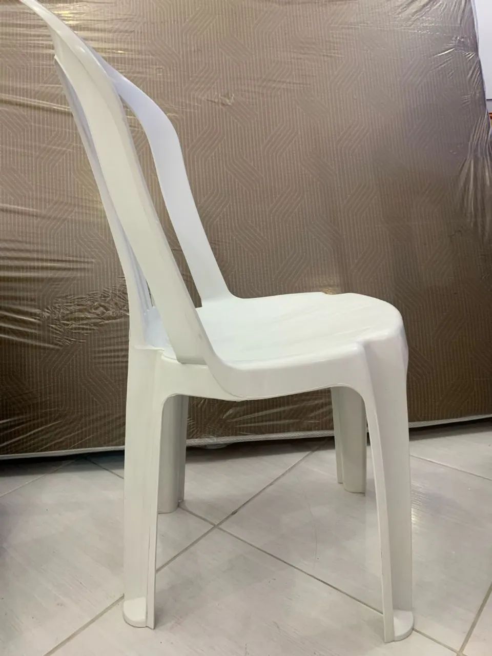 Cadeira Plástica Branca estilo  versátil Gardenlife   - Foto 2