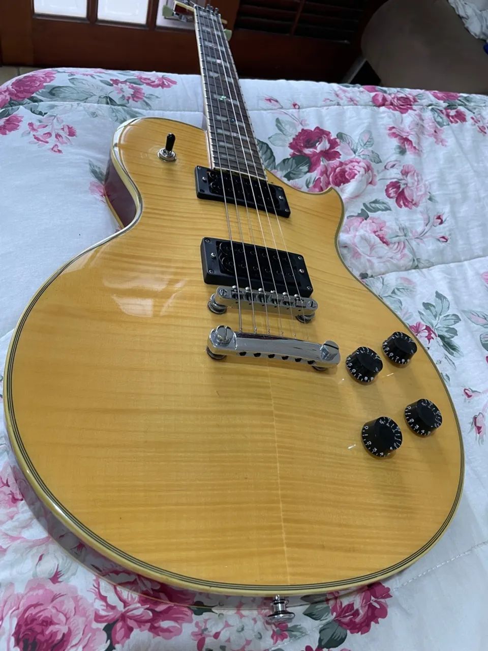 Guitarra Les Paul Golden GG Séries 