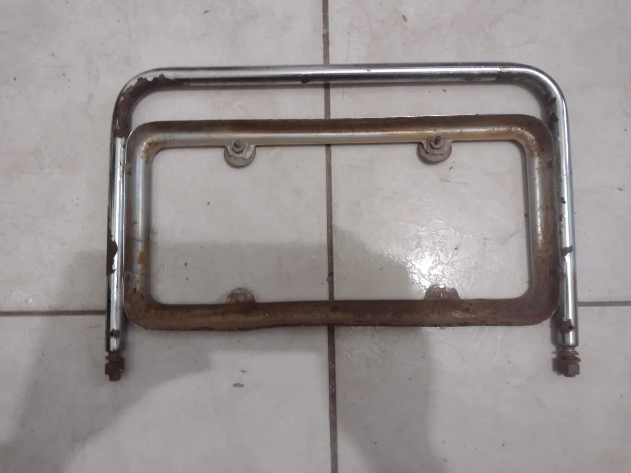 Suporte Para Placas De Caminhão Cromado Antigo - Foto 2