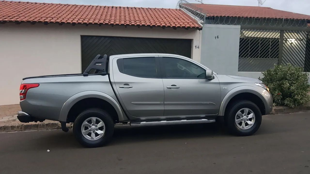 L200 Triton Automática 74 mil km - Foto 2