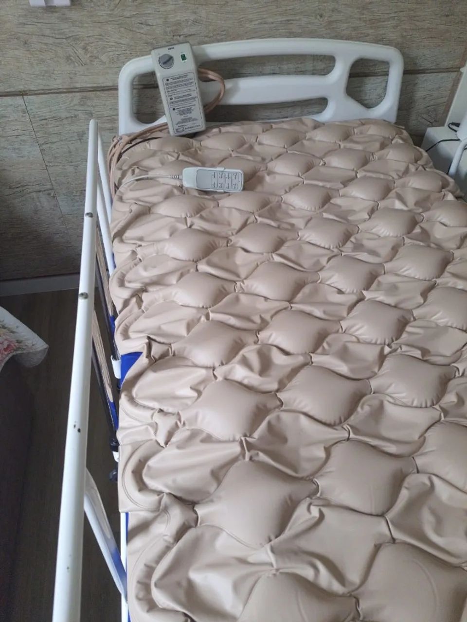 Cama Hospitalar Elétrica + Colchão Pneumático + Colchão D33 - Foto 3