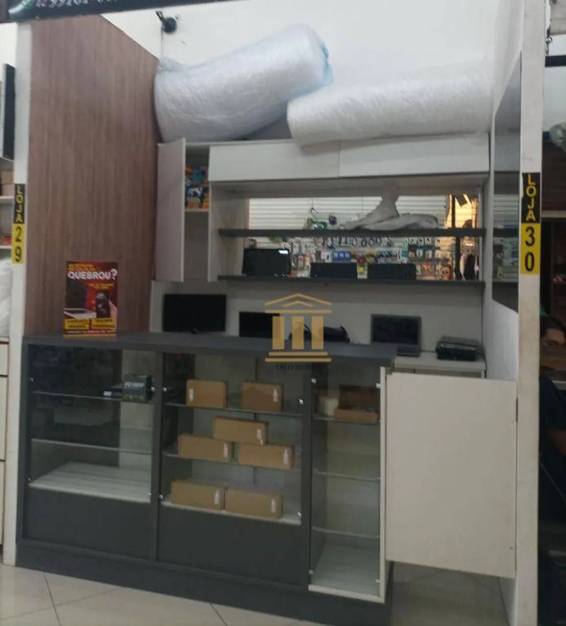 Box/Garagem para alugar por R$ 850,00/mês - Jardim Satélite - São José dos Campos/SP