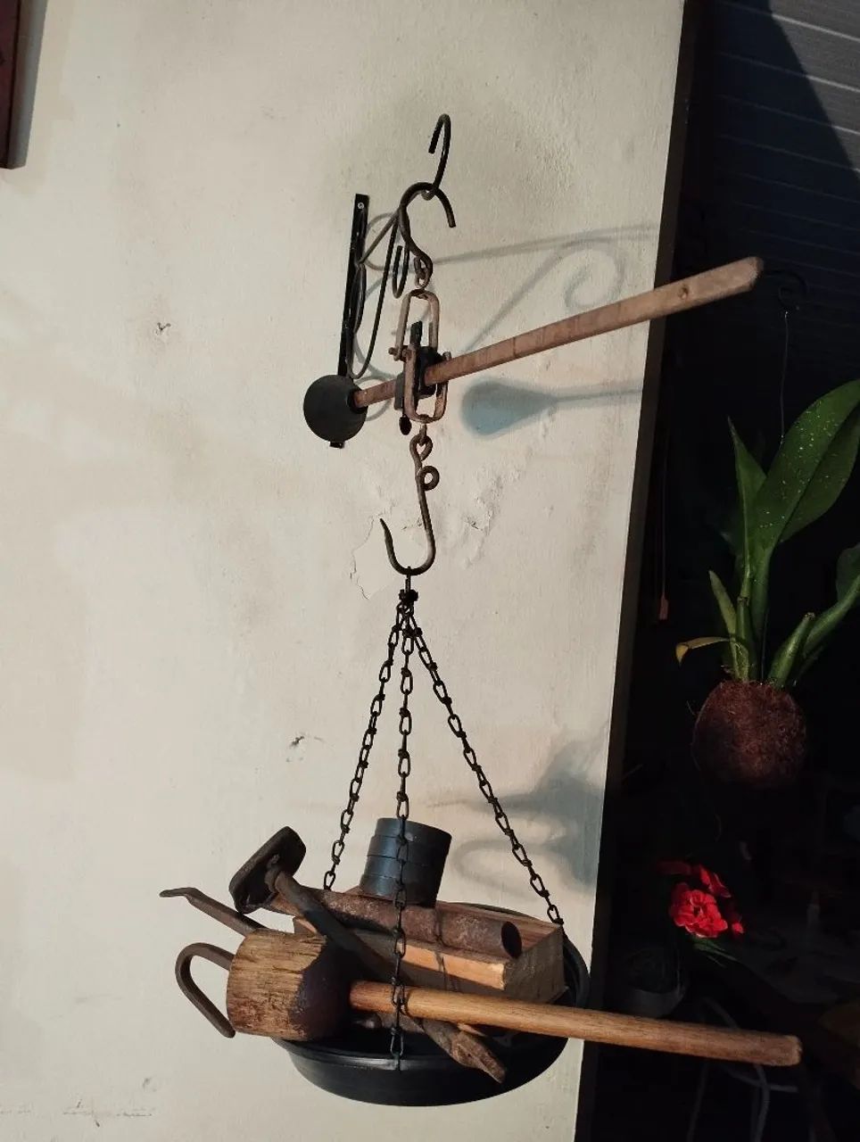 Balança decorativa rústica com prato pvc