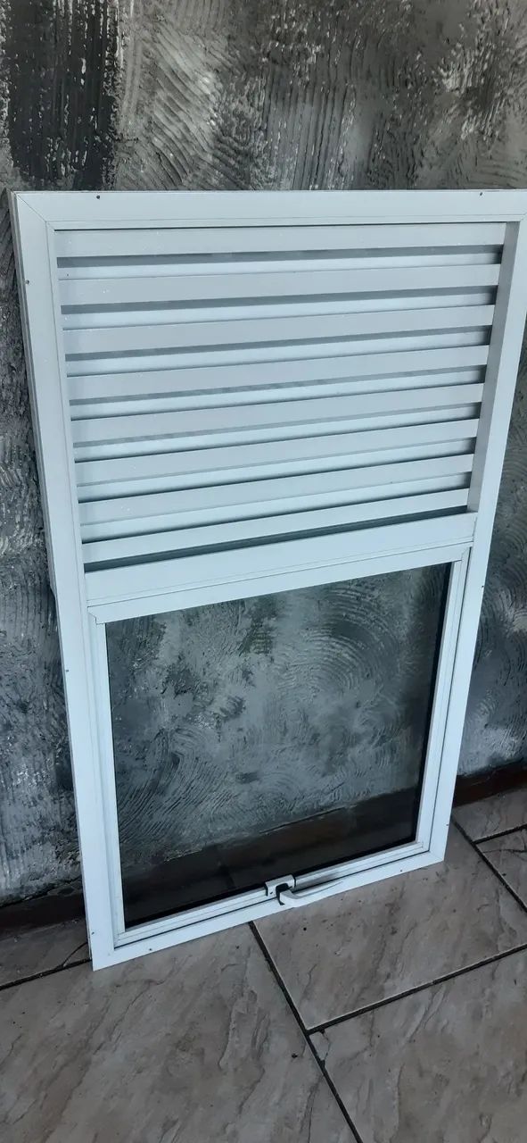 Janela bascola tam 67 larg X 1.17 altura 