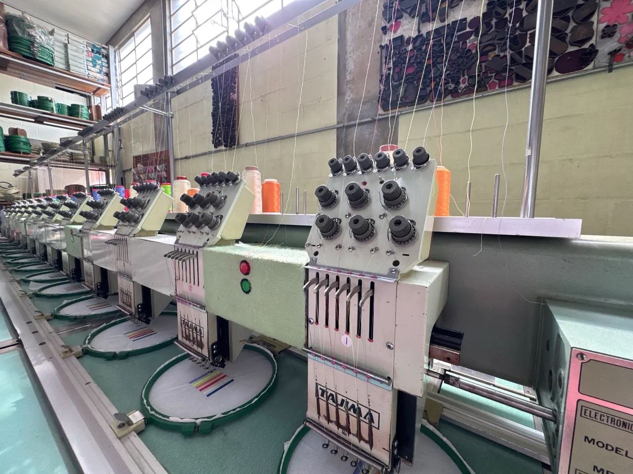 Máquina De Bordar Tajima Tmfd-c612  12 Cabeças, 6 Cores 