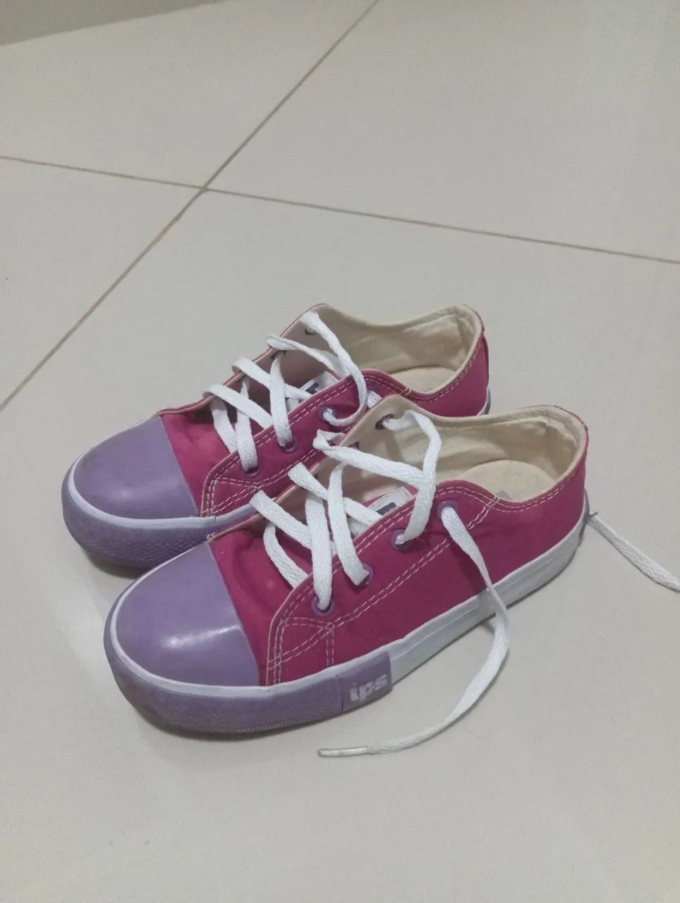 Tênis Infantil Rosa com Detalhes Roxos