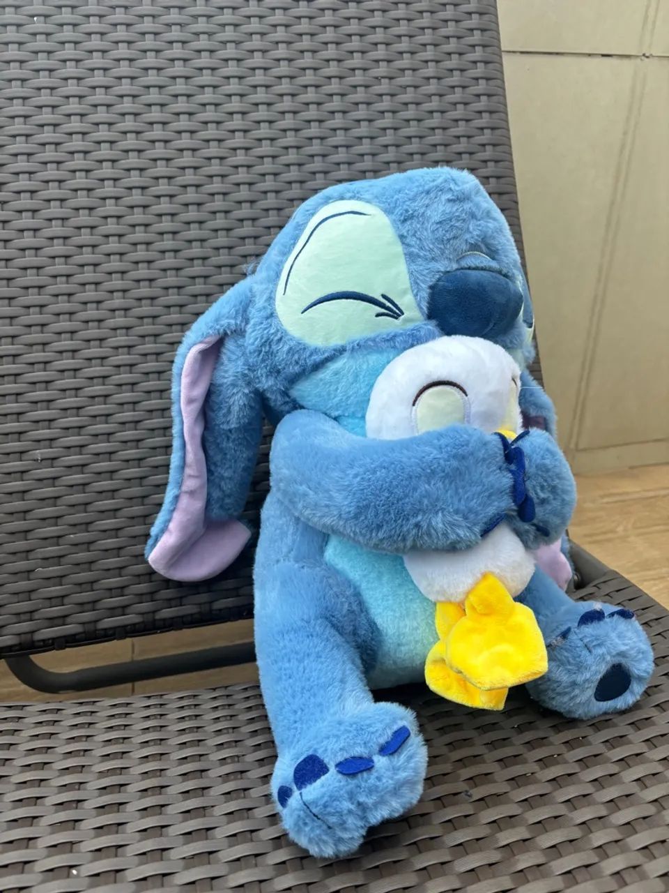 Stitch Pelúcia com pato - Foto 2