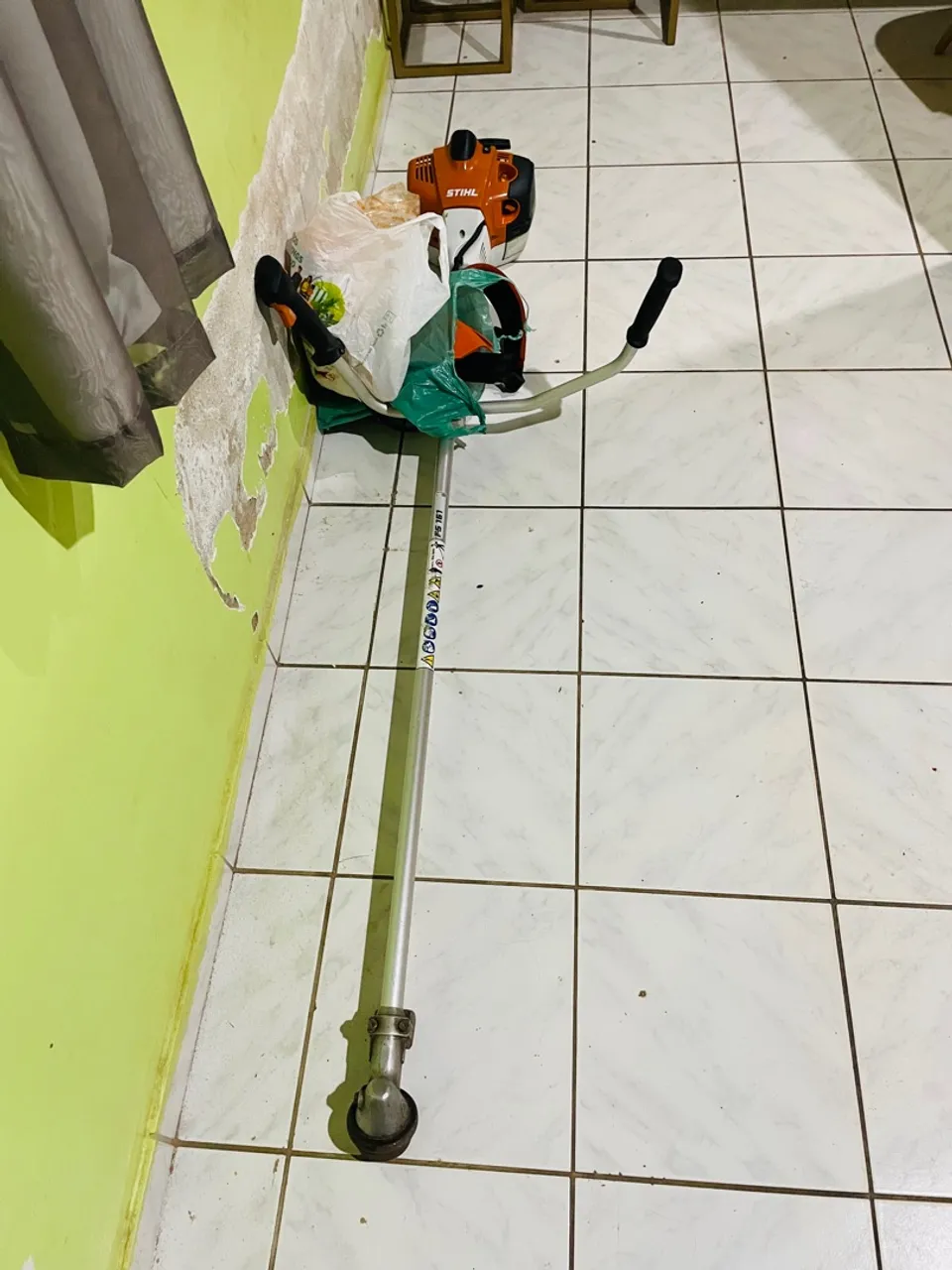 Roçadeira Stihl FS 161- Seminova com Acessórios e Nota Fiscal